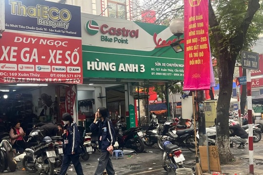 Thị trường dịch vụ sửa chữa xe tăng nhiệt, nhiều cửa hàng quá tải giáp Tết