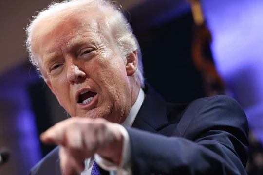 Mỹ áp thuế toàn cầu 15%, căng thẳng thương mại leo thang