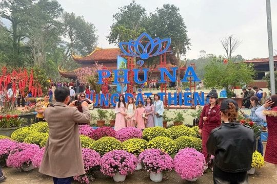 Thanh Hóa: Du lịch tâm linh “hút khách” đầu Xuân
