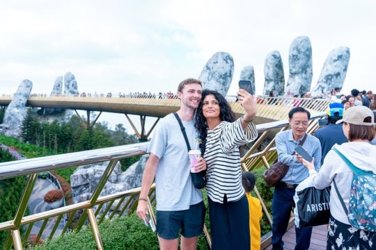 Cầu Vàng tại Đà Nẵng tiếp tục lọt top những cây cầu đẹp nhất toàn cầu