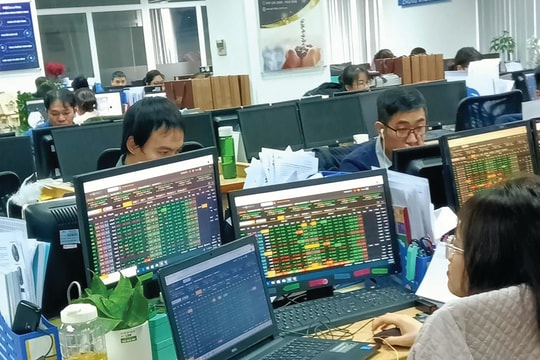 “Bắt sóng” cổ phiếu dầu khí