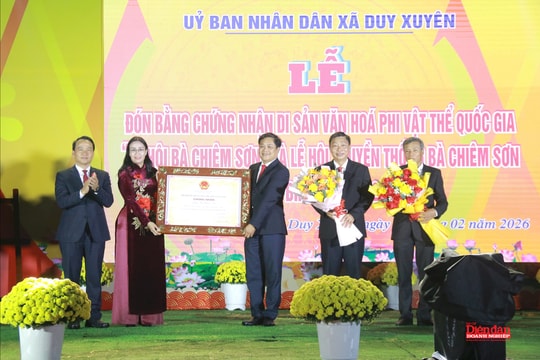 Trao Bằng công nhận Di sản văn hóa phi vật thể cấp Quốc gia cho Lễ hội Bà Chiêm Sơn