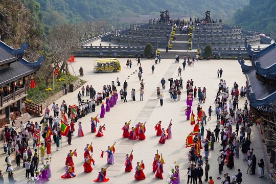 Thung Ui - Đàn Kính thiên, nơi Đất - Trời – Con người giao hòa