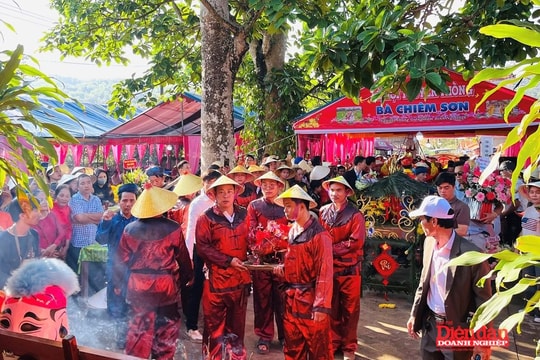 Tận dụng lễ hội văn hóa để phát triển du lịch