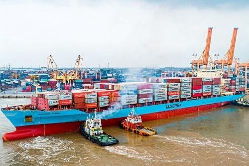 Cảng Hải Phòng: Những "thuyền trưởng" tâm huyết ứng cử Đại biểu Quốc hội khóa XVI