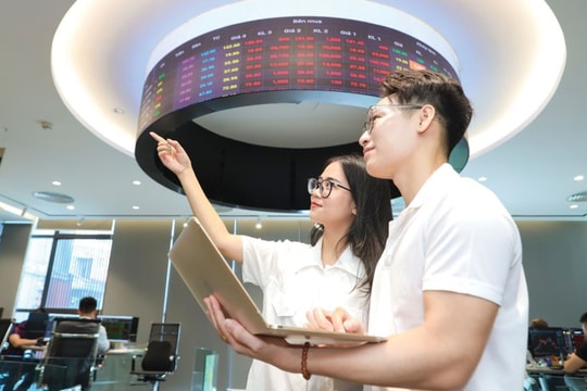 Điểm tựa thị trường vốn: Tín nhiệm quốc gia và kênh dẫn vốn