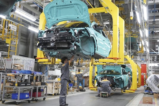 Bội thu ngân sách và tầm quan trọng của ngành ô tô