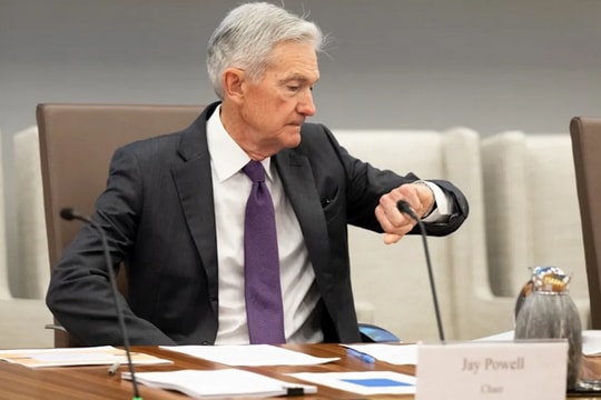 Nỗi lo đình lạm khiến FED “chùn tay”, giá vàng sẽ ra sao?