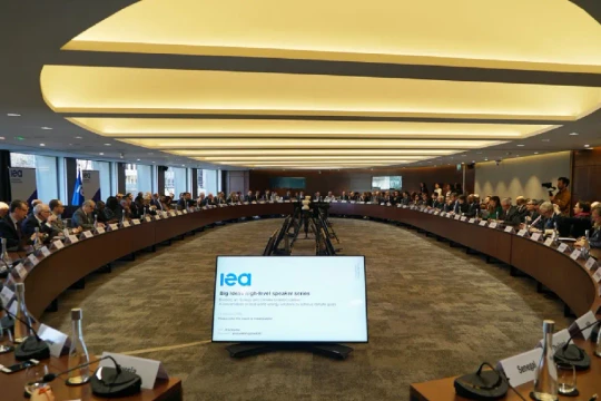 IEA xả 400 triệu thùng, giá dầu sẽ ra sao?