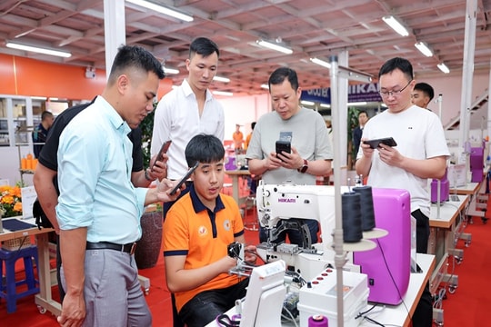 Nâng cao năng lực cạnh tranh cho ngành dệt may