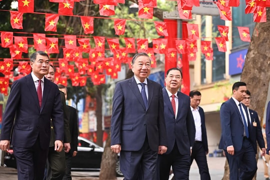 Cử tri cả nước nô nức trong ngày hội bầu cử