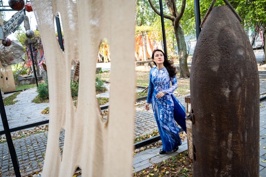 Xác máy bay, vỏ bom hóa thân thành nghệ thuật tại Hà Nội