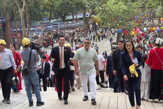 Chùa Hương – cầu nối hữu nghị, lan tỏa bản sắc văn hóa Thủ đô