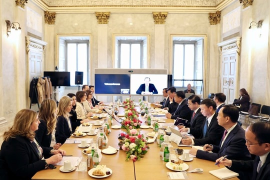 Việt Nam “trải thảm” mời ngân hàng lớn nhất Italy rót vốn