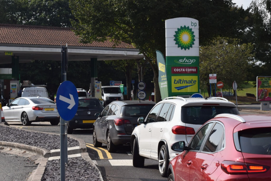 Thế giới bước vào "chế độ tiết kiệm năng lượng"