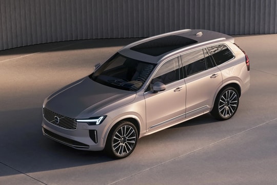 Thị trường ô tô Việt “nóng” cuối tháng 3, xe điện và hybrid lên ngôi