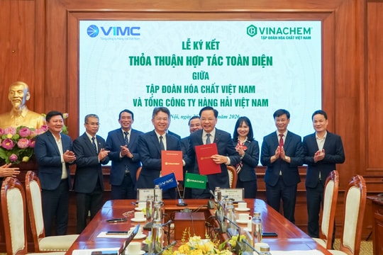 Vinachem và Tổng công ty Hàng hải Việt Nam ký kết thỏa thuận hợp tác toàn diện