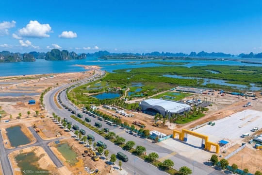 Trên đại công trường Vinhomes Global Gate Hạ Long