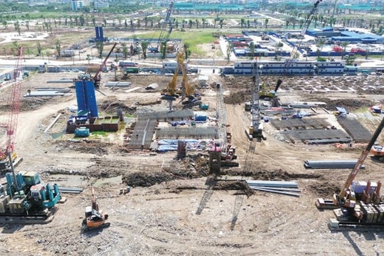 Doanh nghiệp bất động sản: Áp lực tín dụng và nguy cơ nợ xấu gia tăng