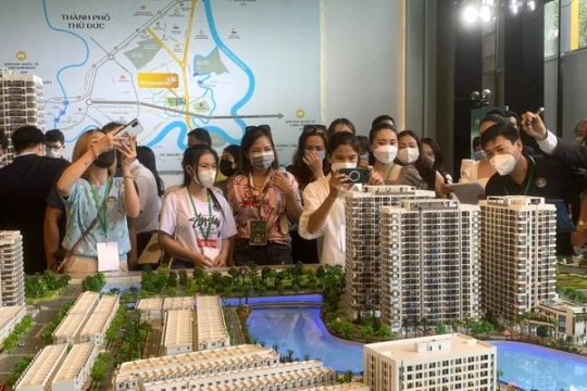 Cổ phiếu bất động sản áp lực từ mặt bằng lãi suất tăng?