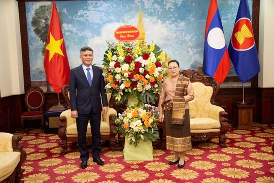 MTTQ Việt Nam thăm, chúc Tết Bunpimay Đại sứ quán Lào tại Hà Nội