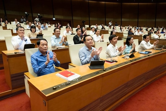 Chính thức thông qua Nghị quyết giảm nhiều loại thuế xăng dầu về “0 đồng”