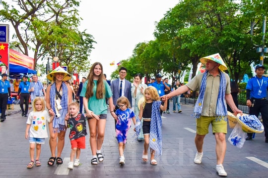 Tăng trưởng khá, dịch vụ trở thành động lực quan trọng