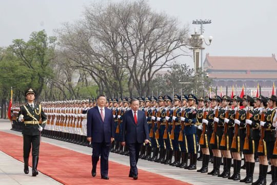 Trung Quốc bắn đại bác chào mừng Tổng Bí thư, Chủ tịch nước Tô Lâm và phu nhân