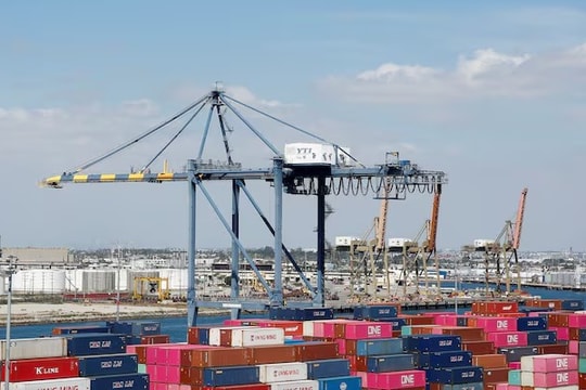 THUẾ QUAN HOA KỲ: Hơn 56.000 nhà nhập khẩu đăng ký nhận hoàn thuế 127 tỷ USD