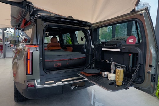 Ô tô Trung Quốc và những tiện ích quái dị