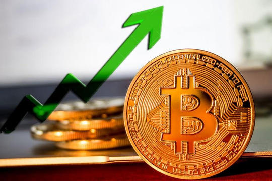 Bitcoin vượt mốc 76.000 USD/BTC, rủi ro và cơ hội đan xen