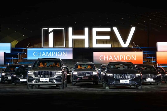 Trung Quốc đặt cược vào xe Hybrid, thách thức "ngôi vương" của Nhật Bản