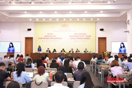 Kỳ họp thứ Nhất, Quốc hội đã xem xét, thông qua 09 Luật, 05 Nghị quyết quy phạm pháp luật