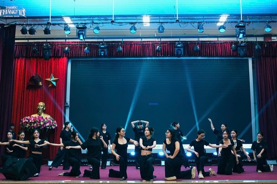 Những người đứng sau ánh đèn sân khấu Dạ khúc tháng Tư 2026 - LIMINAL