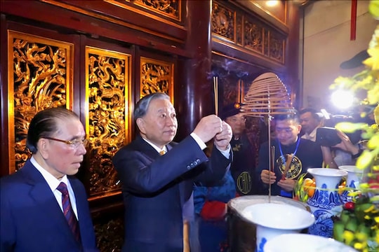 Sức sống trường tồn của dòng giống Tiên Rồng