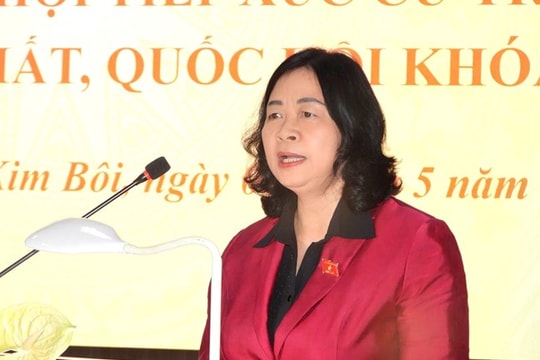 Chủ tịch Ủy ban Trung ương MTTQ Việt Nam Bùi Thị Minh Hoài tiếp xúc cử tri tại tỉnh Phú Thọ
