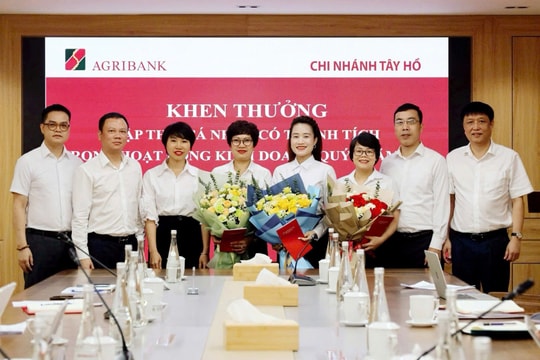 Agribank Chi nhánh Tây Hồ kiện toàn công tác Đảng, khen thưởng tập thể và cá nhân tiêu biểu quý I/2026