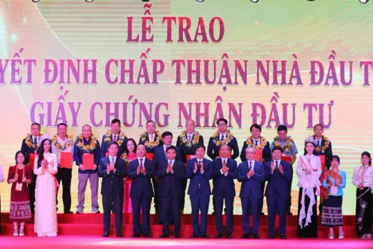 Các nhà đầu tư cam kết đầu tư 257.690 tỷ đồng vào Điện Biên