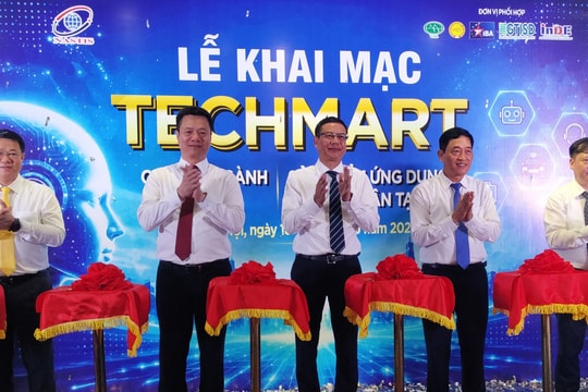 Khai mạc Techmart chuyên ngành sản phẩm ứng dụng trí tuệ nhân tạo