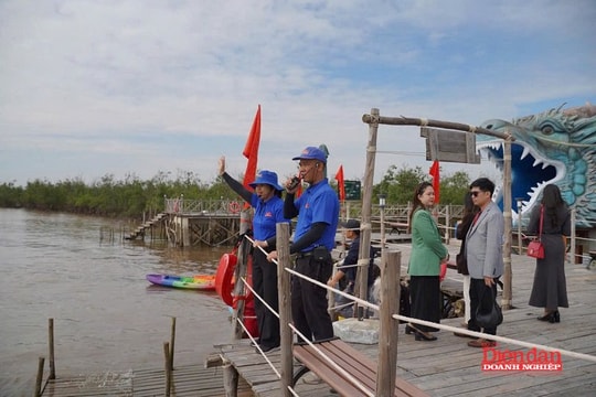 Cảnh báo “bẫy” du lịch trực tuyến mùa cao điểm