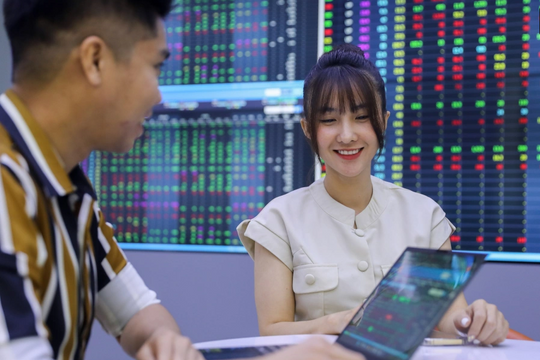 Doanh nghiệp, ngân hàng ráo riết gọi vốn qua thị trường chứng khoán