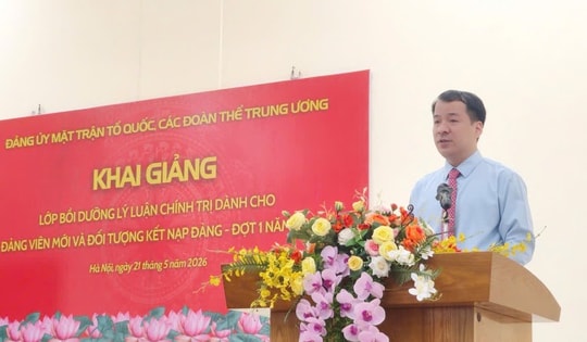 Trang bị nền tảng lý luận chính trị cho đảng viên mới và đối tượng kết nạp Đảng