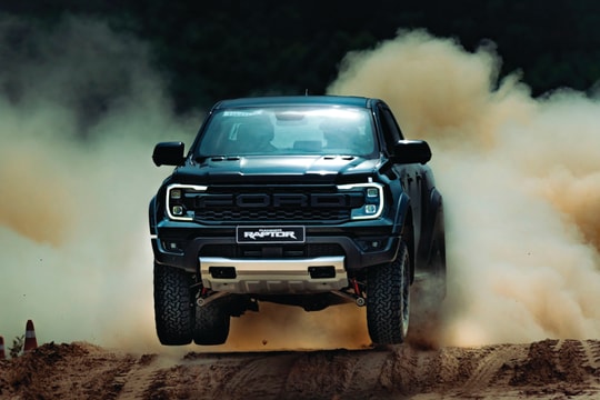 Ford Ranger Raptor 3.0L V6 nâng cấp mạnh mẽ trải nghiệm lái