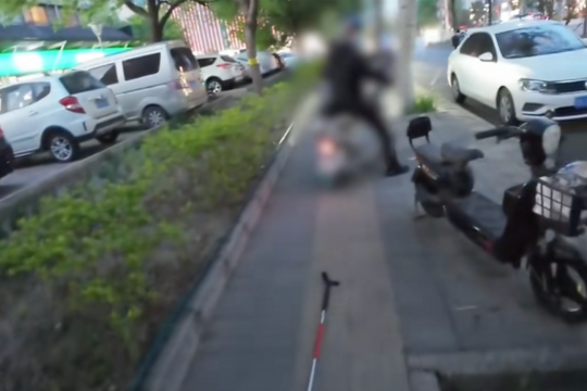 Sự thật đằng sau video cô gái khiếm thị khiến cả Trung Quốc phẫn nộ