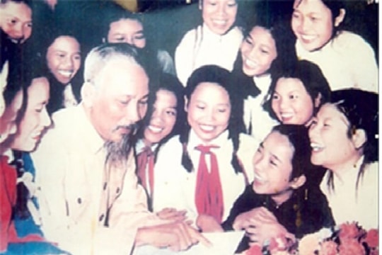 Trẻ em như búp trên cành