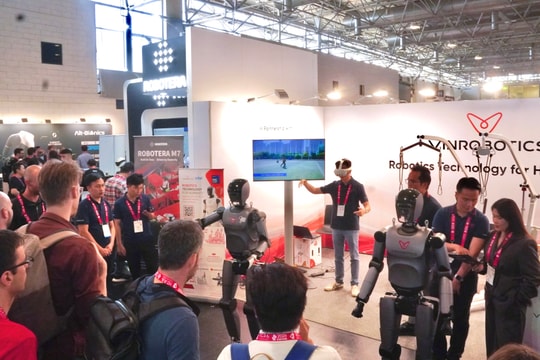 VinRobotics lần đầu trình diễn người máy “make in Vietnam” tại loạt sự kiện công nghệ quốc tế