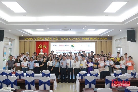 Bế giảng Khóa huấn luyện giảng viên nguồn về khởi nghiệp đổi mới sáng tạo