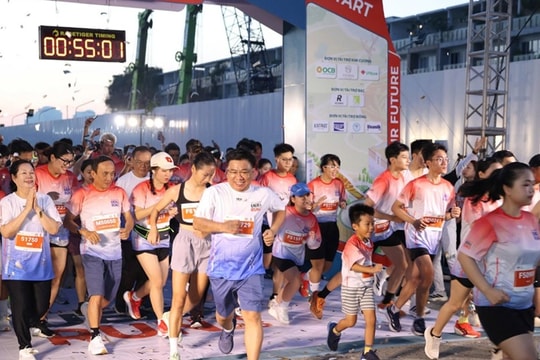 UEH Run Half Marathon 2026 có hơn 4.000 vận động viên, nhiều doanh nghiệp đồng hành