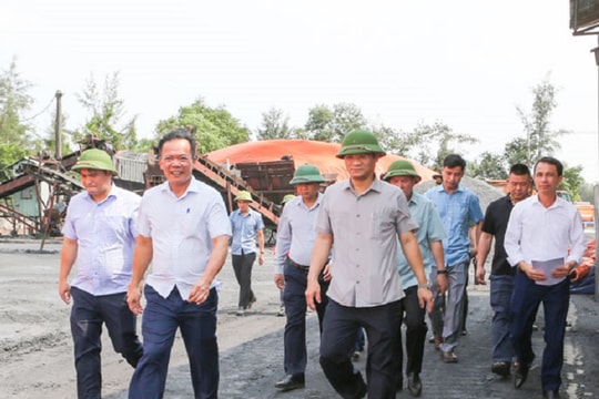 Ninh Bình: Xử lý dứt điểm vi phạm hành lang đê điều