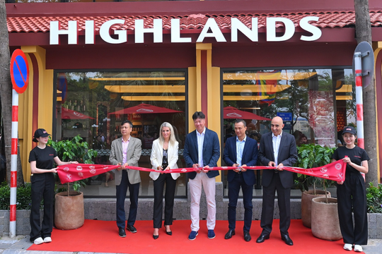 Highlands Coffee chạm cột mốc 1000 cửa hàng tại Việt Nam: Gần ba thập kỷ bền bỉ lan toả tinh hoa cà phê Việt